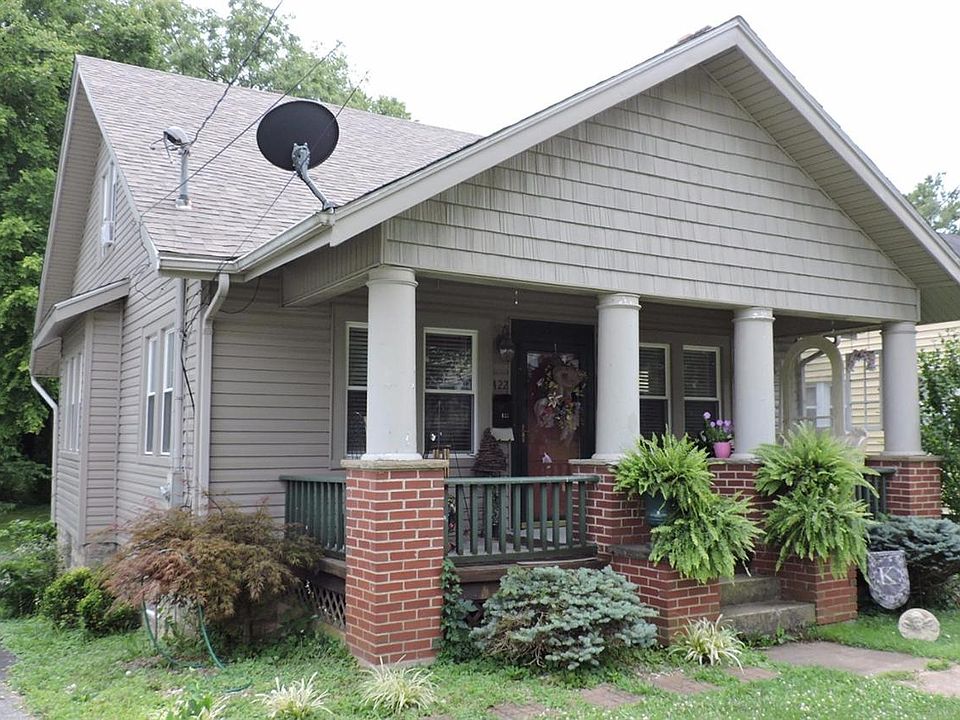 1st image of 422 W Main St