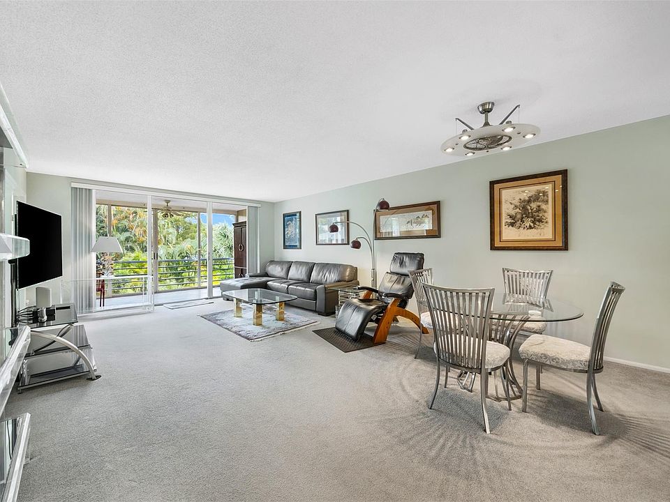 1st image of 550 Oaks Lane #206