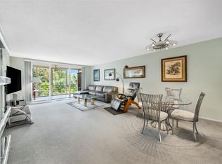 550 Oaks Ln APT 206, Pompano Beach, FL 33069