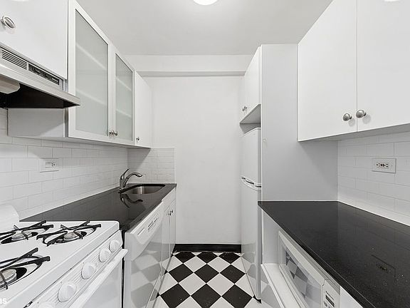 4th image of 411 E 53rd St APT 14M