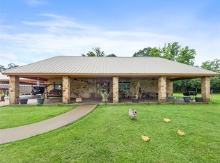 600 Brit Bailey Blvd, Angleton, TX 77515