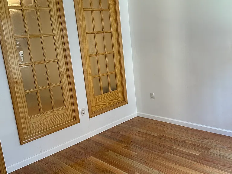 27 Henry St #5B — Photo 5