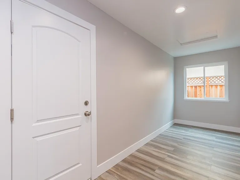6780 Mount Pakron Dr — Photo 17