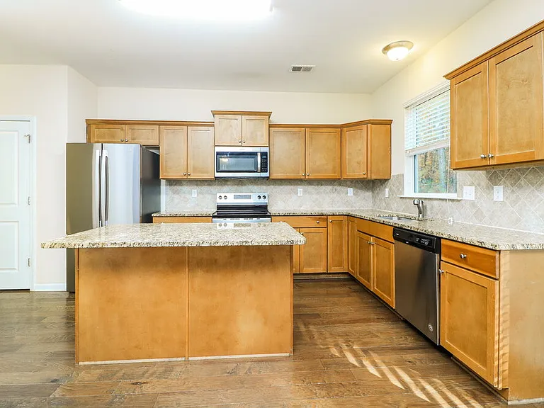 374 Darbys Run Ct — Photo 10