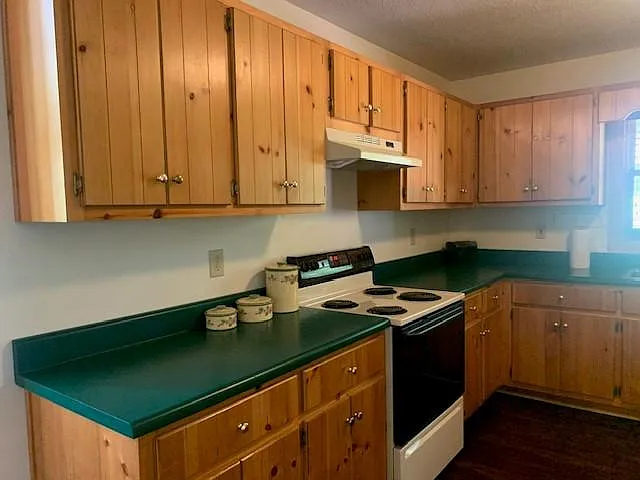 560 Chalet Village Ln #560 — Photo 5