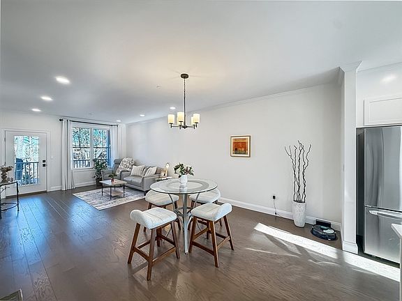 5th image of 7 E Dexter Ave #33