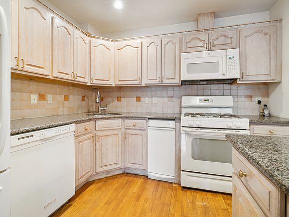 4th image of 7417 10th Ave #1B