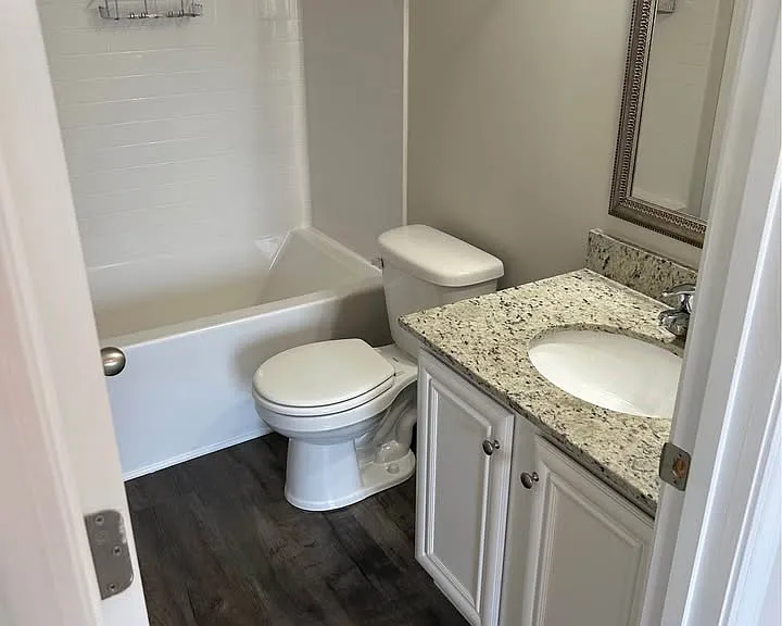 977 Madrid Ct — Photo 6