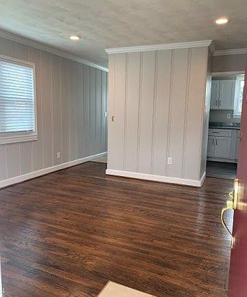2nd image of 1015 Dune St