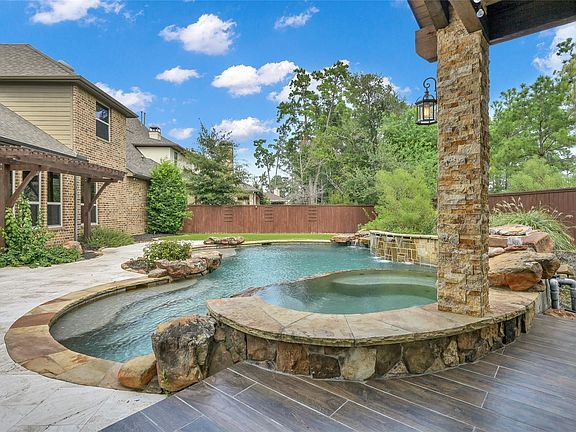 2nd image of 95 S Shimmering Aspen Cir