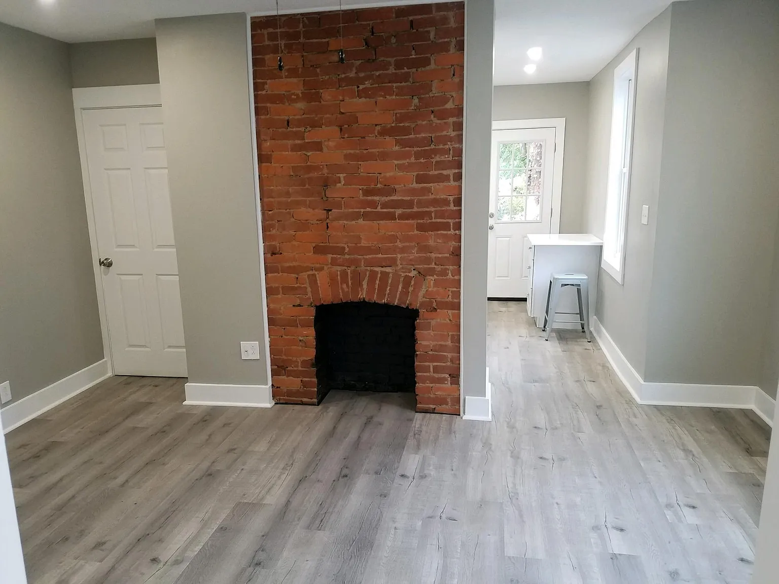 1 bed, 700 sqft, $1,295 — Photo 4