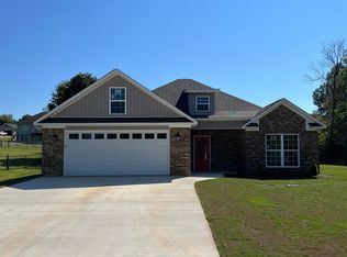 2460 Cedar Ridge Cir, Hokes Bluff, AL 35903
