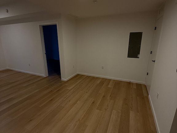 4th image of 346 Hillman Ave #B3