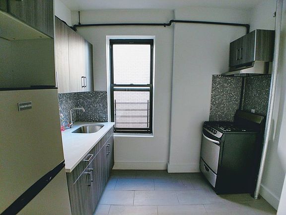 5th image of 434 W 163rd St APT 25