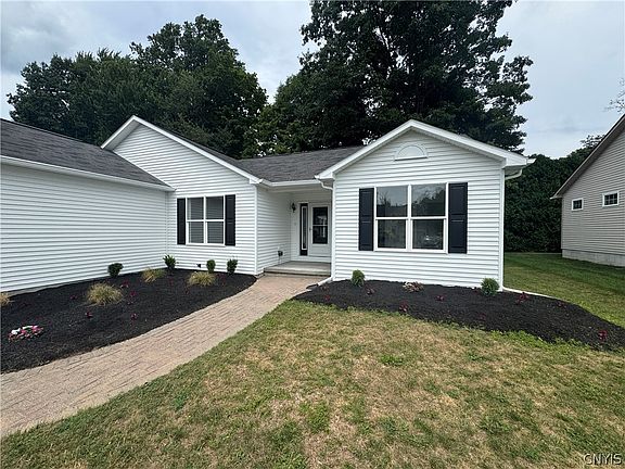 3rd image of 26 Orangewood Dr
