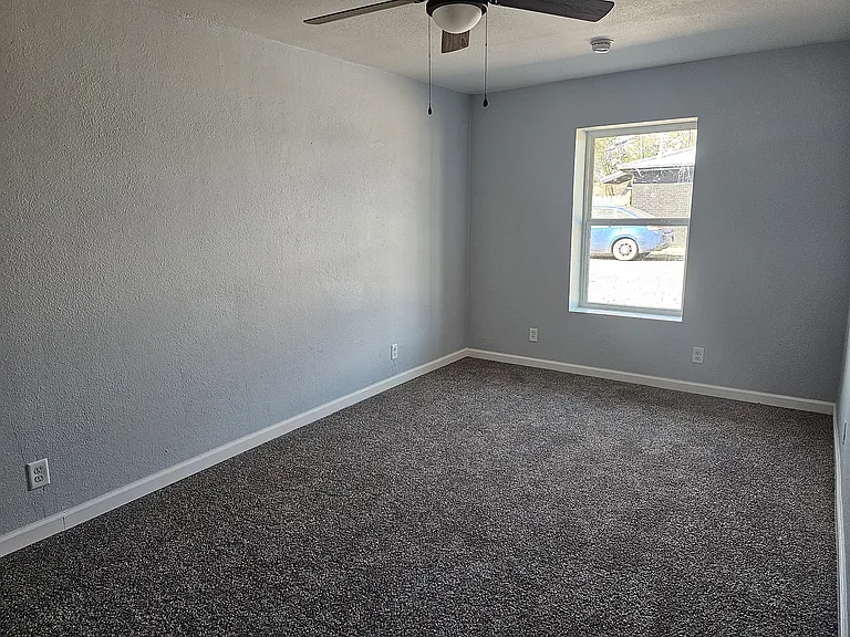 403 E 3rd St #405 — Photo 12