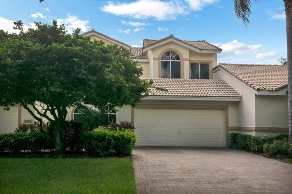 676 W Palm Aire Drive, photo 2