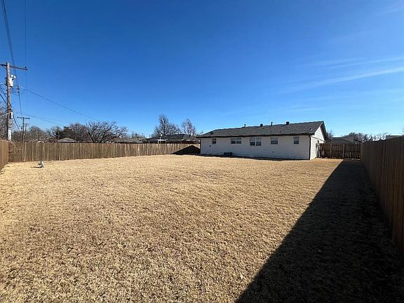 2nd image of 621 Kingston Dr