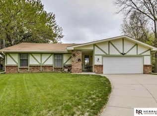 1841 Victoria Cir, Papillion, NE 68046