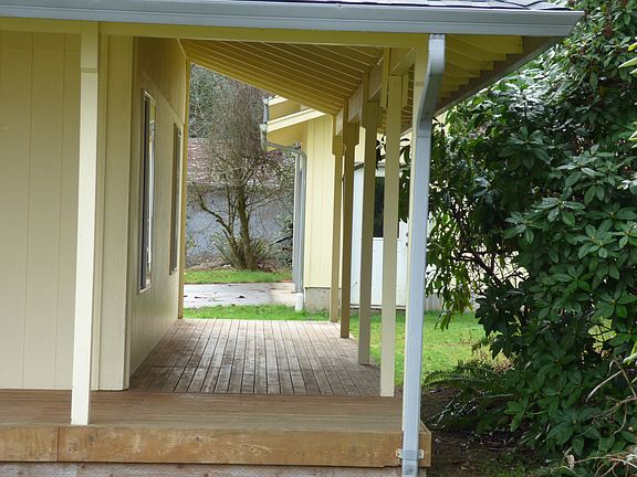 Side porch