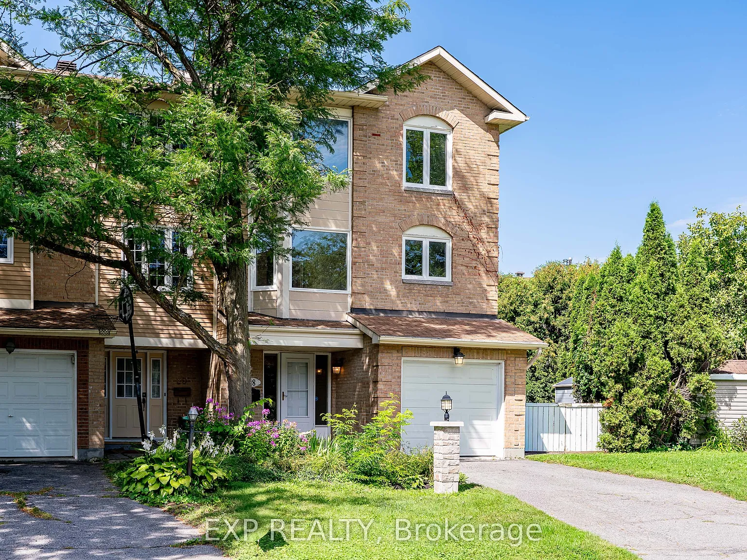 3 bed, $2,850 — Photo 1