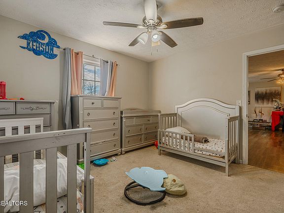4th image of 1409 Snapp Rd