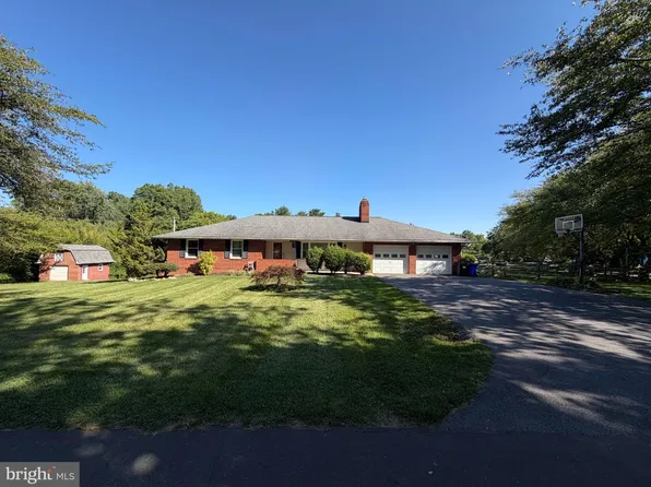 2901 Francis Dr, Frederick, MD 21704