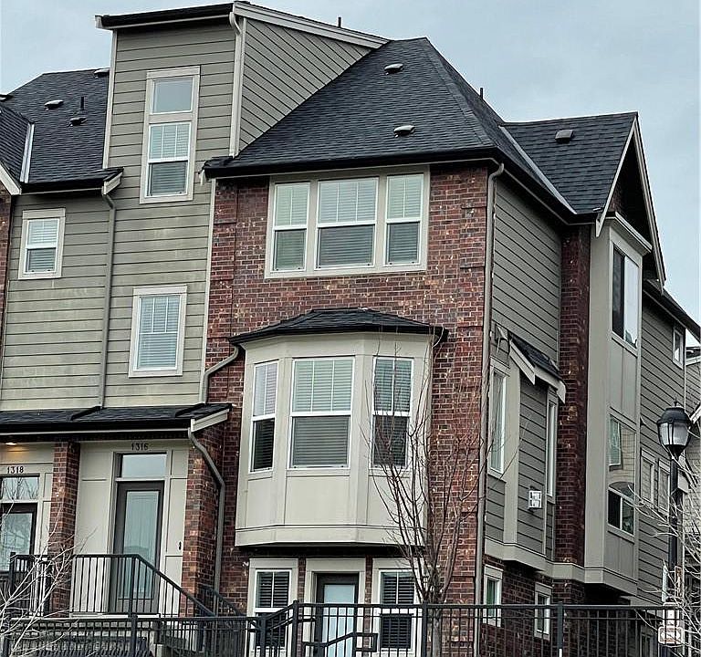 1st image of 1316 Williamsburg Walk NE