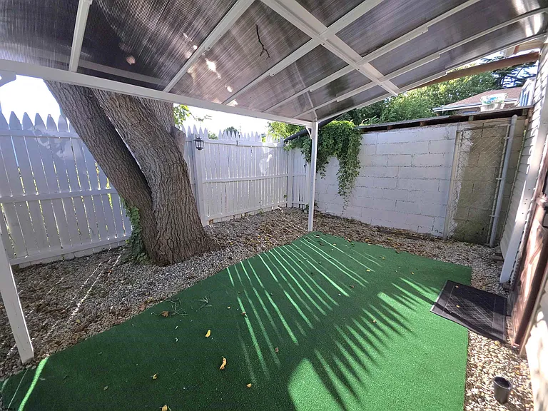 604 N Indiana Ave — Photo 15