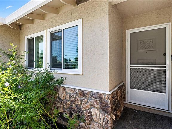 5th image of 22812 Medina Ln
