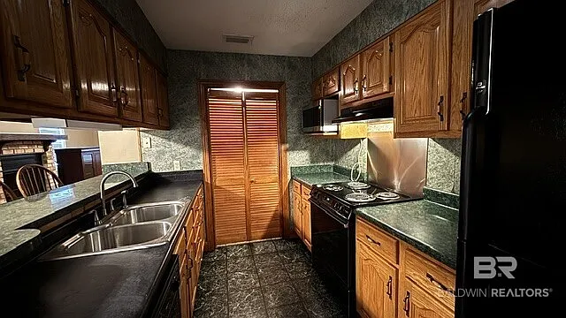3 bed, 2.5 bath, 1831 sqft, $1,975 — Photo 2