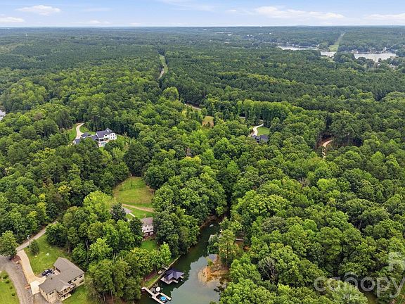 5th image of 414 Morrison Farm Rd