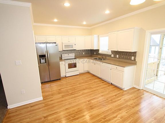 Serf Place 166