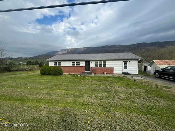 2nd image of 3981 Doctor Thomas Walker Rd