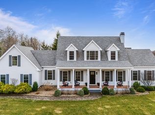 26 Lyons Farm Rd, Haverhill, MA 01835