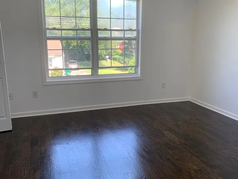 175 Harding Ave — Photo 6