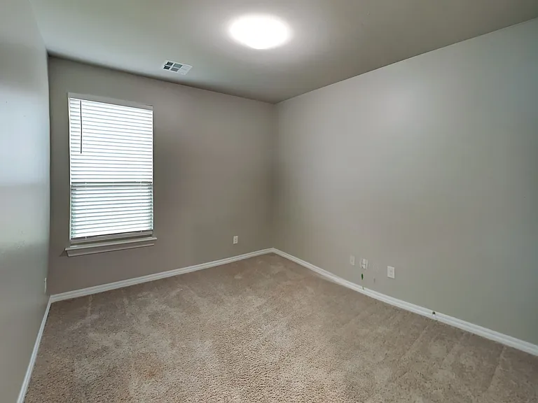 12516 NW 139th Ter — Photo 13