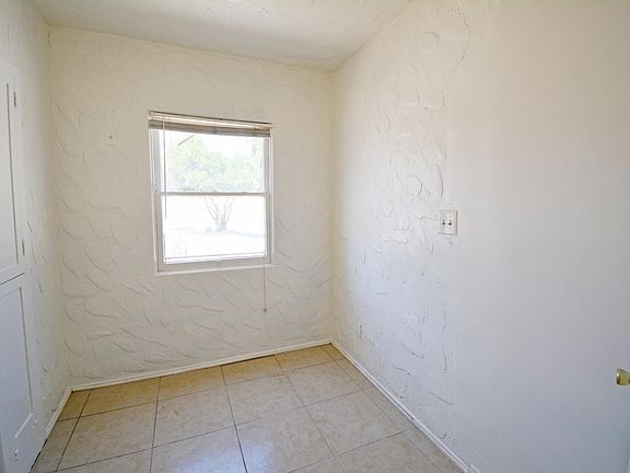 4th image of 1067 E D St Unit B
