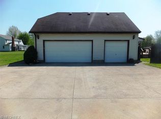 36177 Chestnut Ridge Rd, North Ridgeville, OH 44039