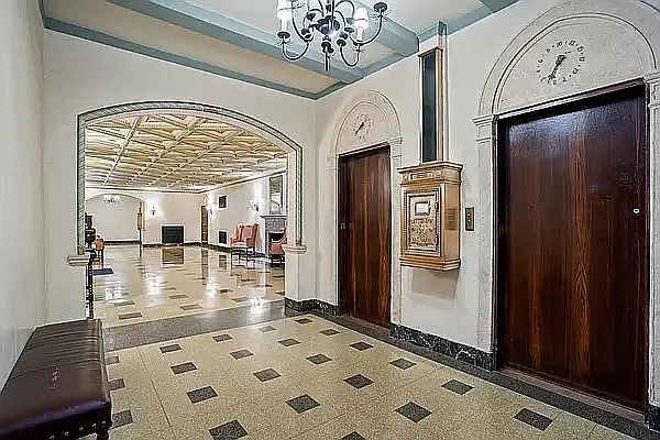 Sold by Helen Downey, LREB | media 3