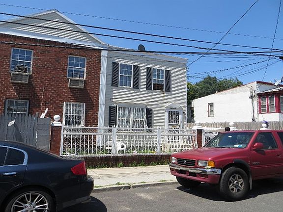 2nd image of 10754 156th St