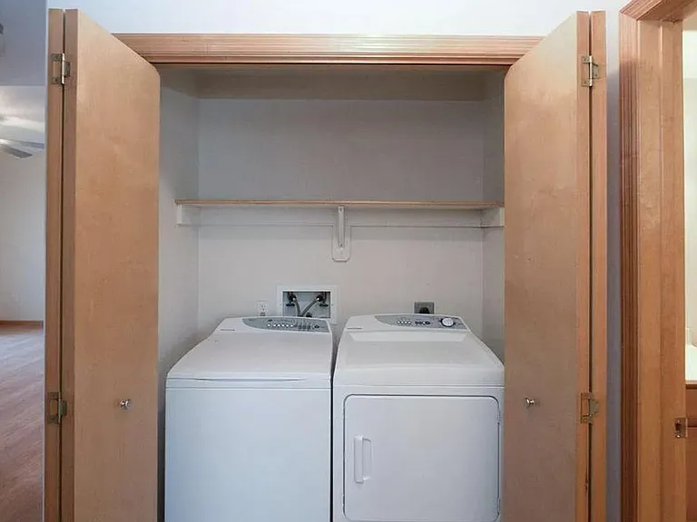 205 Sadler Ln — Photo 15