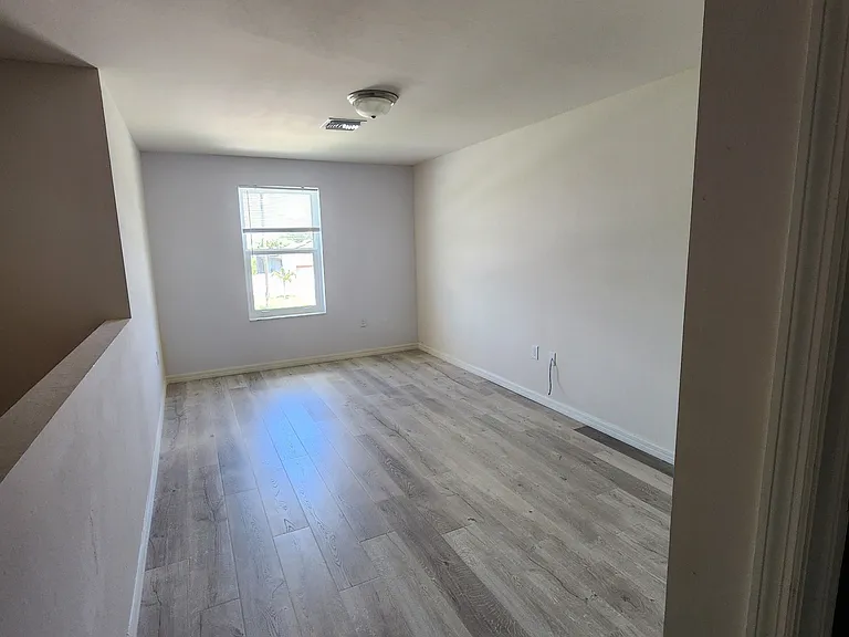 2109 NW 2nd Ave — Photo 17