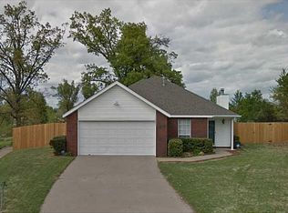 1481 Fredonia St, Springdale, AR 72762