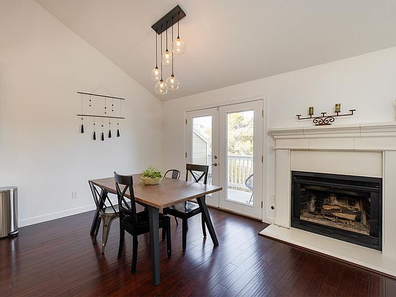 5th image of 25 Carriage Ln