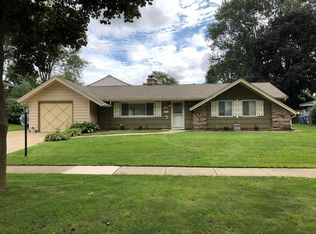 617 Auburn Ln, Schaumburg, IL 60193