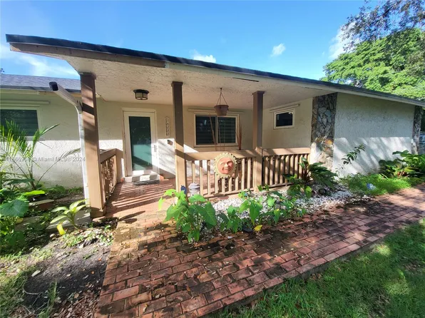16211 SW 274th St, Homestead, FL 33031