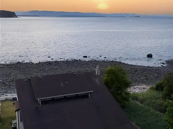 1081 Island Hwy S, Campbell River, BC V9W 1B4