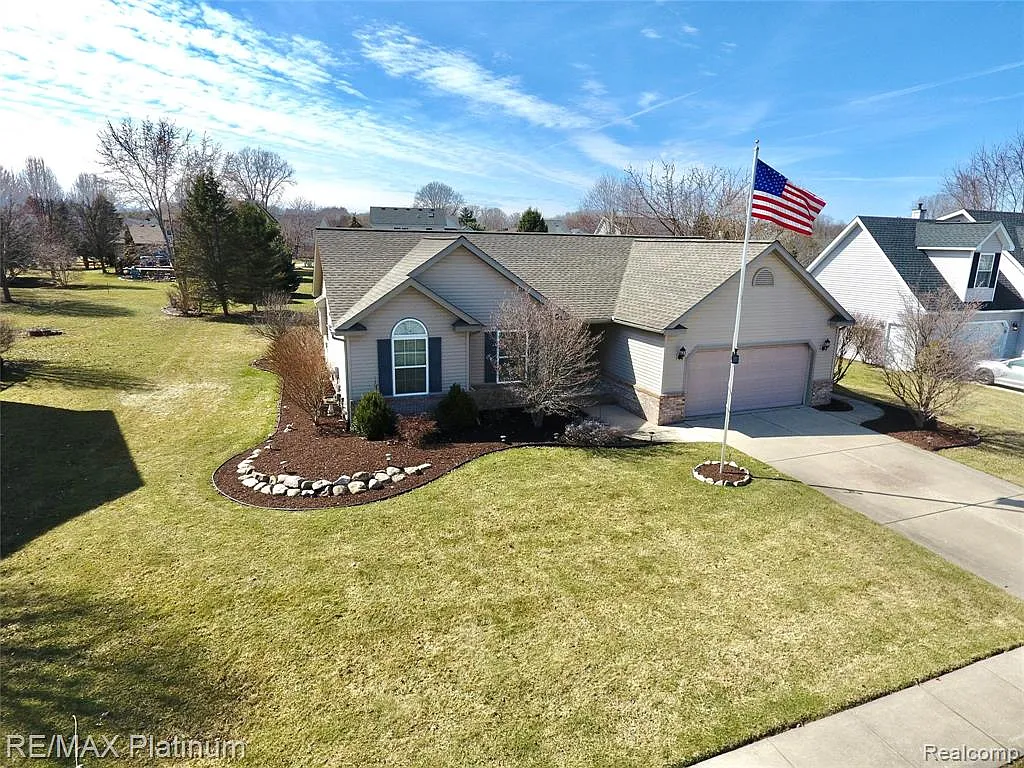10126 Heatherway Dr photo 1
