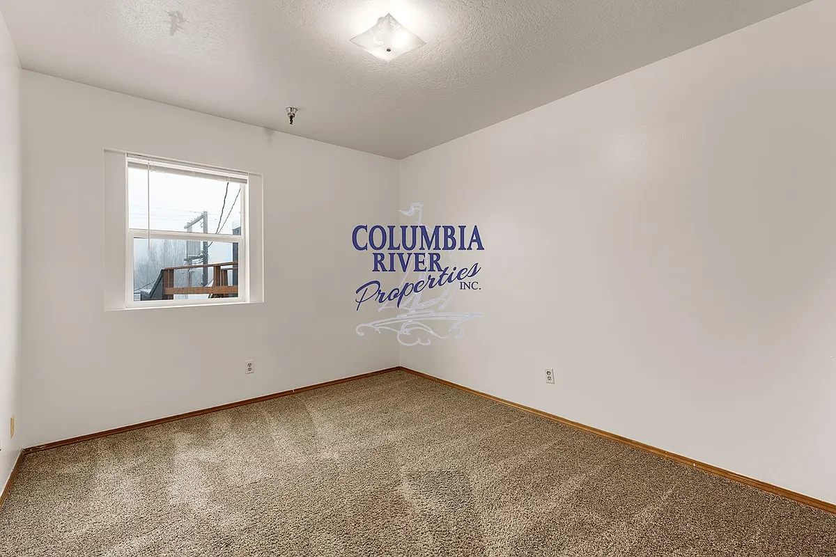Building Photo - 1236 Commerce Ave #B